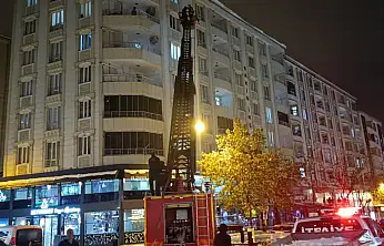 Siirt Belediyesi'nden Çatı ve Saçaklardaki Kar Kütlelerine Karşı Uyarı