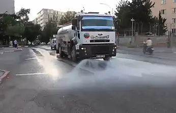 Siirt Belediyesi Sokakları Yıkamaya Başladı
