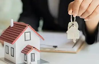 Siirt'te bir öğretmen, ev alabilmek için maaşını hiç harcamadan kaç ay biriktirmeli?