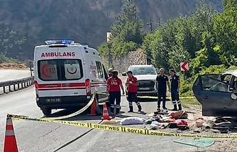 Siirt - Bitlis Kara Yolunda Kaza: 10 Yaşındaki Çocuk Hayatını Kaybetti, Aynı Aileden 3 Kişi Ağır Yaralandı