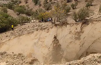 Siirt Botan Vadisi Milli Parkı'nda 30 Metre Derinliğinde Dev Bir Obruk Keşfedildi!