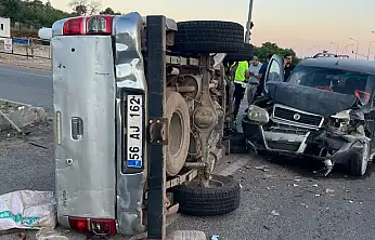Siirt Çevre Yolu'nda Feci Kaza: İki Sürücü Araçta Sıkıştı