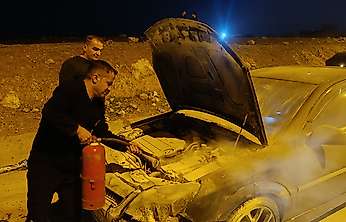 Siirt Çevre Yolu'nda Seyir Halindeki Otomobil Yandı