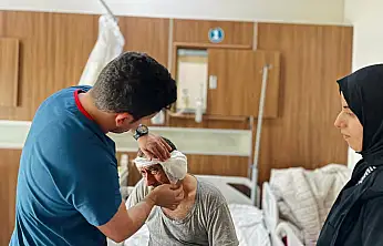 Siirt Eğitim ve Araştırma Hastanesi'nden büyük başarı: 85 mm'lik parotis kitlesi çıkarıldı