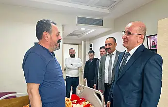 Siirt Eğitim ve Araştırma Hastanesi Başhekimi Prof. Dr. Servet Yolbaş'tan hasta ziyareti