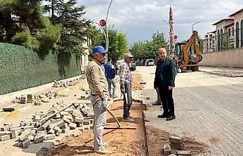 Siirt Eruh'ta doğalgaz çalışmaları sonrası bozulan yollar yenileniyor