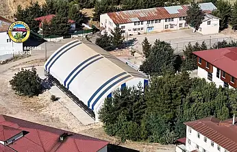 Siirt Eruh'ta Kapalı Halı Saha 6 Aydır Ücretsiz Hizmet Veriyor