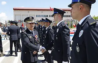 Siirt İl Emniyet Müdürü Mehmet Özdemir Eski Öğrencilerinin Mezuniyet Coşkusuna Ortak Oldu