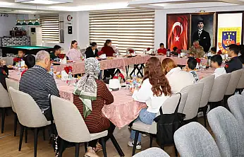 Siirt İl Jandarma Komutanı Özmen, çocuklarla kahvaltıda buluştu