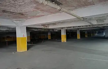 Siirt'in En Büyük Otoparkı Yıkılma Tehlikesi Nedeniyle Boşaltıldı Kent Meydanı İçin de Acil Önlem Çağrısı! Gözler Yetkililerde