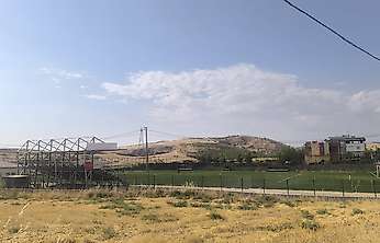 Siirt'in Kayabağlar Beldesinde Milyonlarca Liralık Çim Saha Atıl Kaldı