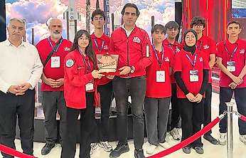 Siirt'in şampiyon roket takımı TEKNOFEST'te gençlerle buluştu