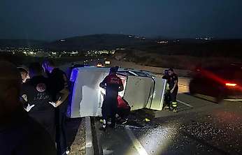 Siirt Kezer Kavşağı'nda Otomobil Takla Attı: 2 Yaralı