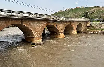 Siirt Kezer Köprüsü Daha Ne Kadar Bekleyecek? Milletvekili Mervan Gül'e Çağrı: Restorasyon Yaz Bitmeden Tamamlansın