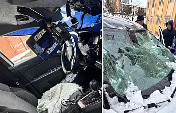 Siirt Kurtalan'da çatıdan düşen kar kütlesi otomobili hurdaya çevirdi