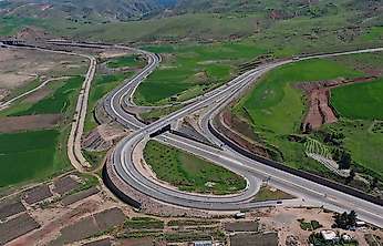 Siirt-Kurtalan yolu havadan görüntülendi: Köprülü kavşağın ismini biliyor musunuz?