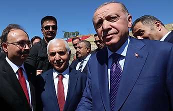 Siirt Milletvekili Mervan Gül ve Siirt Valisi Kemal Kızılkaya, Ahlat'ta Cumhurbaşkanı Erdoğan ile Bir Araya Geldi