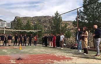 Siirt Şirvan'da öğrenciler uzay araştırmalarını roketle deneyimledi