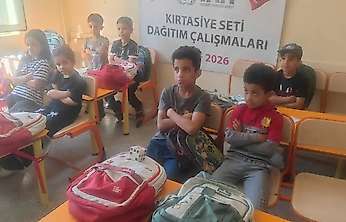 Siirt'te 140 Aileye Kırtasiye Ve Okul Çantası Desteği