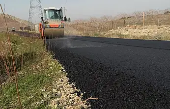 Siirt'te 20 bin vatandaşın kullandığı Kayabağlar grup yolu BSK Asfalt ile yenileniyor