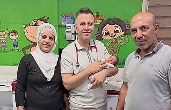 Siirt'te 20 yıllık evlat hasreti sona erdi: 17 kez düşük yapan çift bebeklerine kavuştu