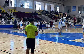 Siirt'te 300 sporcunun katıldığı müsabakalar tamamlandı: Kızlar ve erkeklerde birinci iller belli oldu