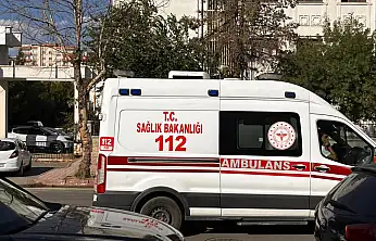 Siirt'te 5 Katlı Binanın Damından Düşen 15 Yaşındaki Kız Ağır Yaralandı