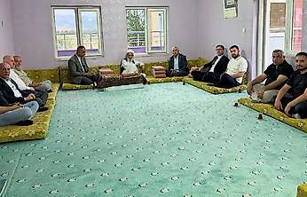 Siirt'te AK Parti Heyetinden Seyda Molla Kudbettin Zeren'e Ziyaret