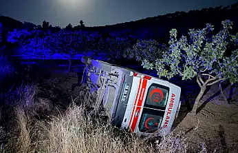 Siirt'te Ambulans Şarampole Devrildi