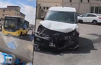 Siirt'te Belediye Otobüsü İle Hafif Ticari Araç Çarpıştı