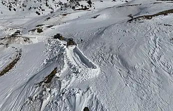 Siirt'te bütün köy yolları kar nedeniyle ulaşıma kapandı