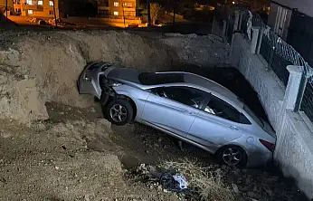 Siirt'te Cenazeye Giderken Şarampole Uçtu! Hastane Görevlisi Ucuz Kurtuldu