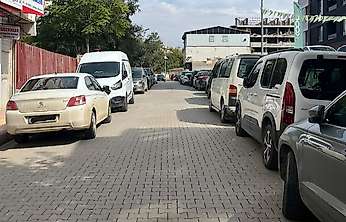 Siirt'te çift sıra park sorunu büyüyor: 3 mahallede trafik içinden çıkılmaz hale geliyor