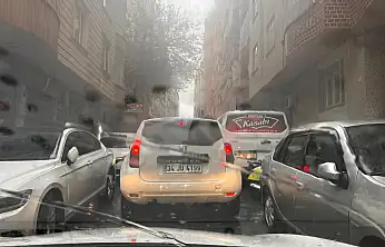 Siirt'te Çift Sıra Park Trafiği Olumsuz Etkiliyor