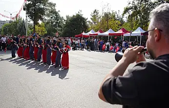 Siirt'te Coşkulu Cumhuriyet Bayramı Kutlaması