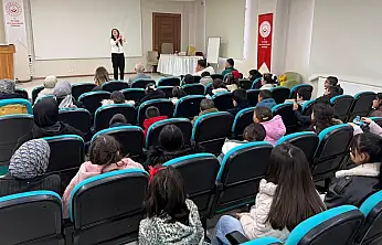 Siirt'te Çocuk ve Genç Akademisi kapsamında sağlık bilinci eğitimi verildi