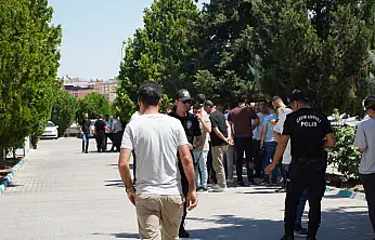 Siirt'te DEDAŞ'ın Kestiği Cezalara Köylülerden Tepki, Köylüler DEDAŞ'ın Kapısına Dayandı