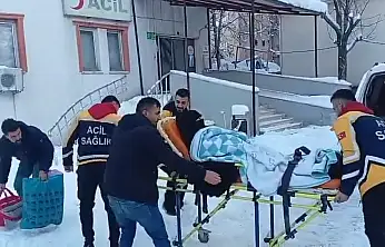 Siirt'te doğum sancısı başlayan kadın 5 saatlik çalışmayla hastaneye ulaştırıldı