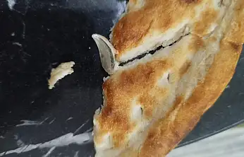 Siirt'te Ekmekten Cam Parçası Çıktı