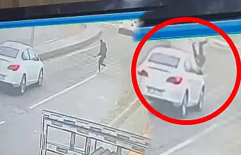 Siirt'te Feci Kaza! Araç Çocuğa Çarptı... Havaya Uçan Çocuk Metrelerce İleriye Savruldu