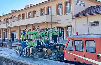 Siirt'te ''Geleceğe Sayfa Çeviriyor'' Projesi Kapsamında Kurtalan'da Kitap Okuma Etkinliği