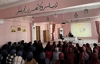 Siirt'te Gençlere Sağlıklı Beslenme ve Dijital Farkındalık Dersi