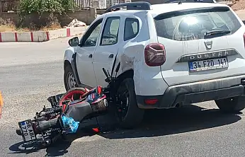 Siirt'te Otomobil ile Motosiklet Çarpıştı: 1 Yaralı