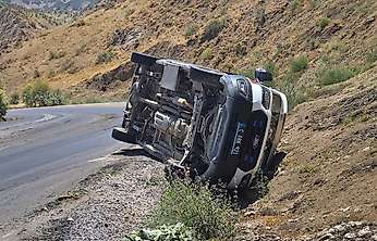 Siirt'te Hastaya Giden Ambulans Devrildi