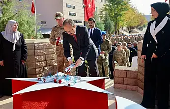 Siirt'te Helikopter Kazasında Şehit Olan 17 Mehmetçik Dualarla Anıldı