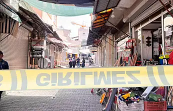 Siirt'te Helvacılar Çarşısı'nda Silahlı Kavga: 2 Yaralı, Şüpheliler Yakalandı