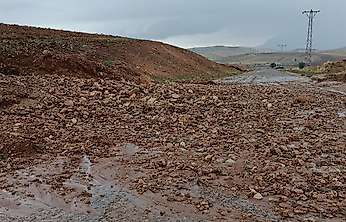 Siirt'te Heyelan Temizlendi: Kapanan Köy Yolları Yeniden Ulaşıma Açıldı