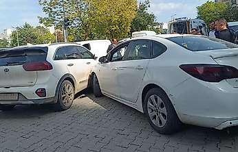 Siirt'te İki Araç Çarpıştı: Sürücüler Yaralandı