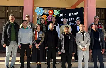 Siirt'te Jandarma 297 Okulu Ziyaret Ederek Öğretmenlerin Gününü Kutladı