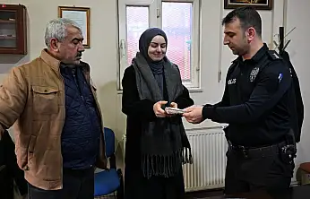 Siirt'te Kaybolan ve İçinde 10 Bin Lira Olan Çantayı Hamallık Yapan Mehmet Emin Aktaş Sahibine Ulaştırdı